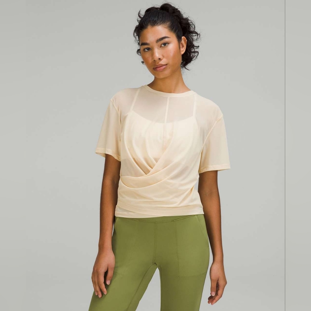 96 Lululemon Lightweight Mesh Reversible Yoga T-S… - image 1